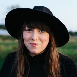 Meet your Posher, Elissa